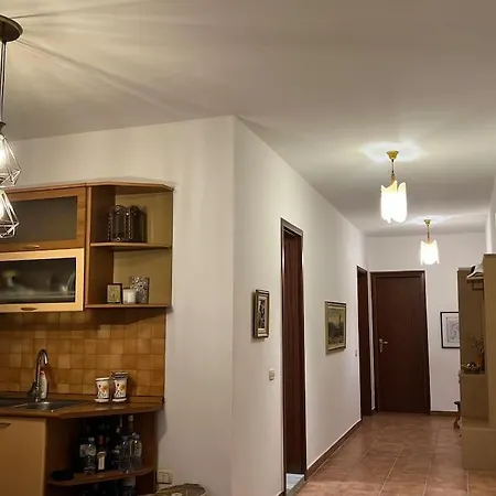 Doris Spacious Sea View Apartment