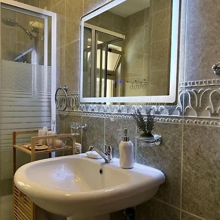 Apartment Doris Spacious Sea View Golem (Tirana)
